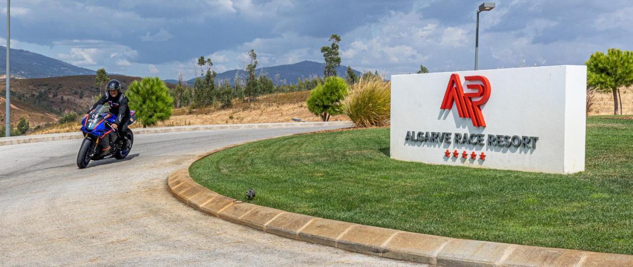 Algarve Race Resort - Hotel Montes de Cima エクステリア 写真